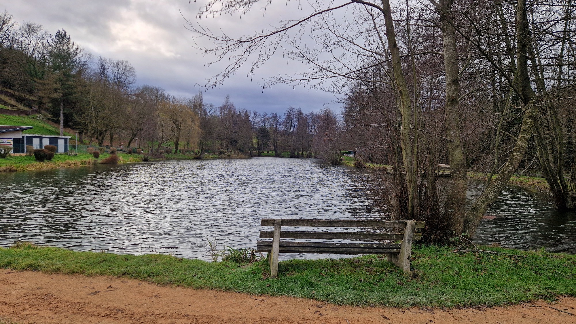 Pêcher au plan d'eau de Trades_Deux-Grosnes