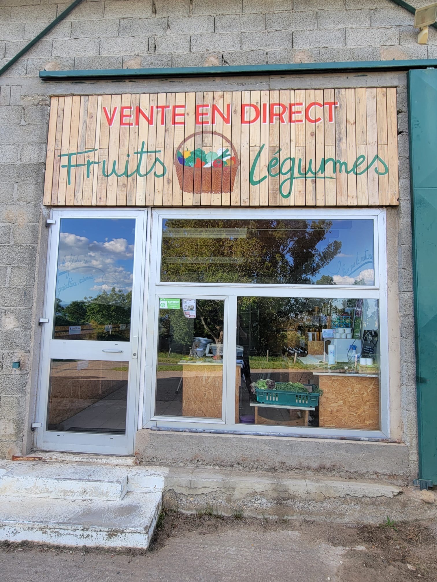 La Ferme de Chantalois_façade boutique_CHABANIERE St Didier sous Riverie