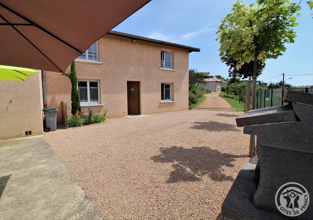 Gîte 'La Cachette d'Ampelopsis' - 12 personnes à Chiroubles - Beaujolais des Crus dans le Rhône.
