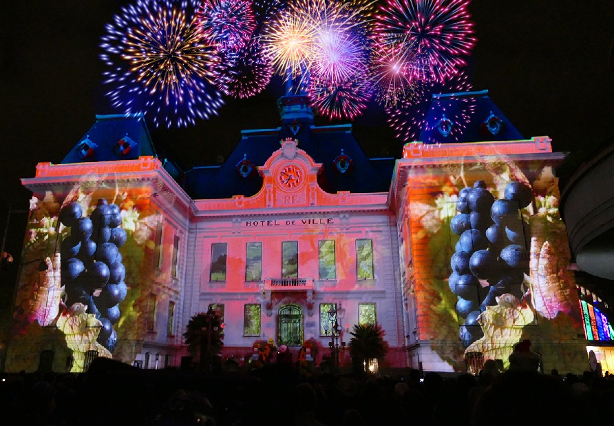 Mairie et feux d'artifice