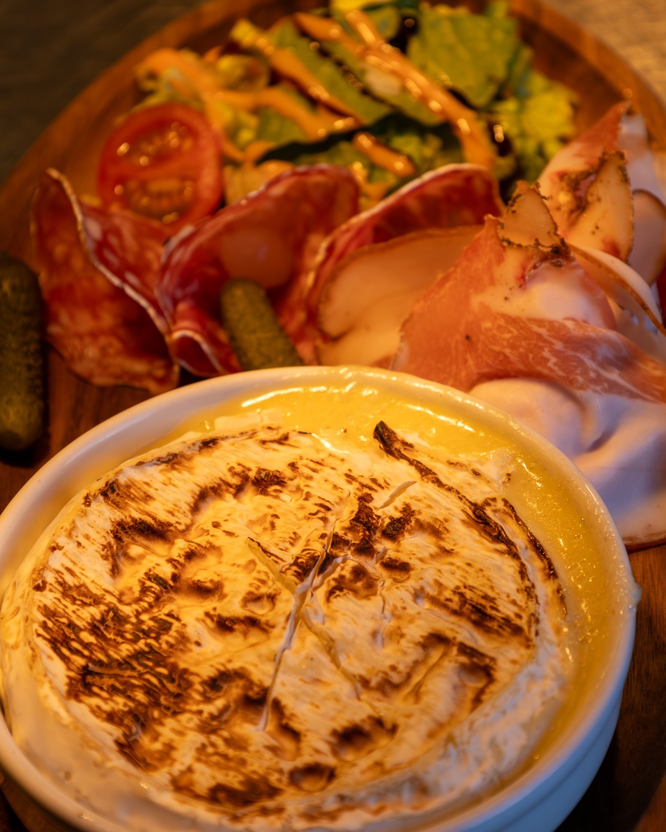 Café-restaurant le Déjà Vu_assiette camembert roti_Mornant