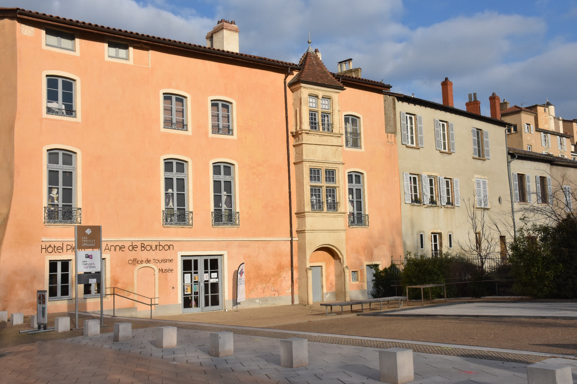 Bureau d'formation touristique à Trévoux