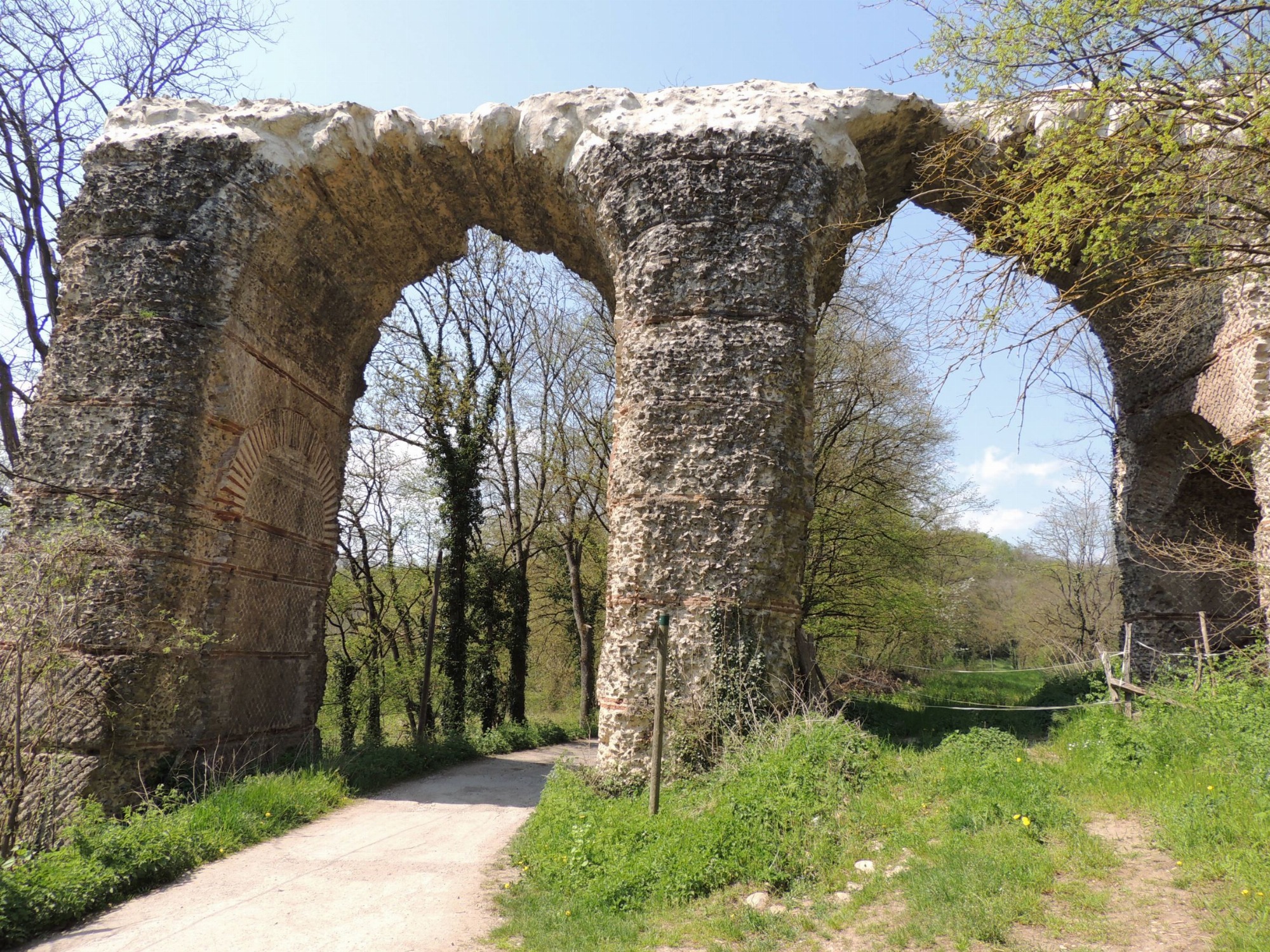 Arches du pont siphon