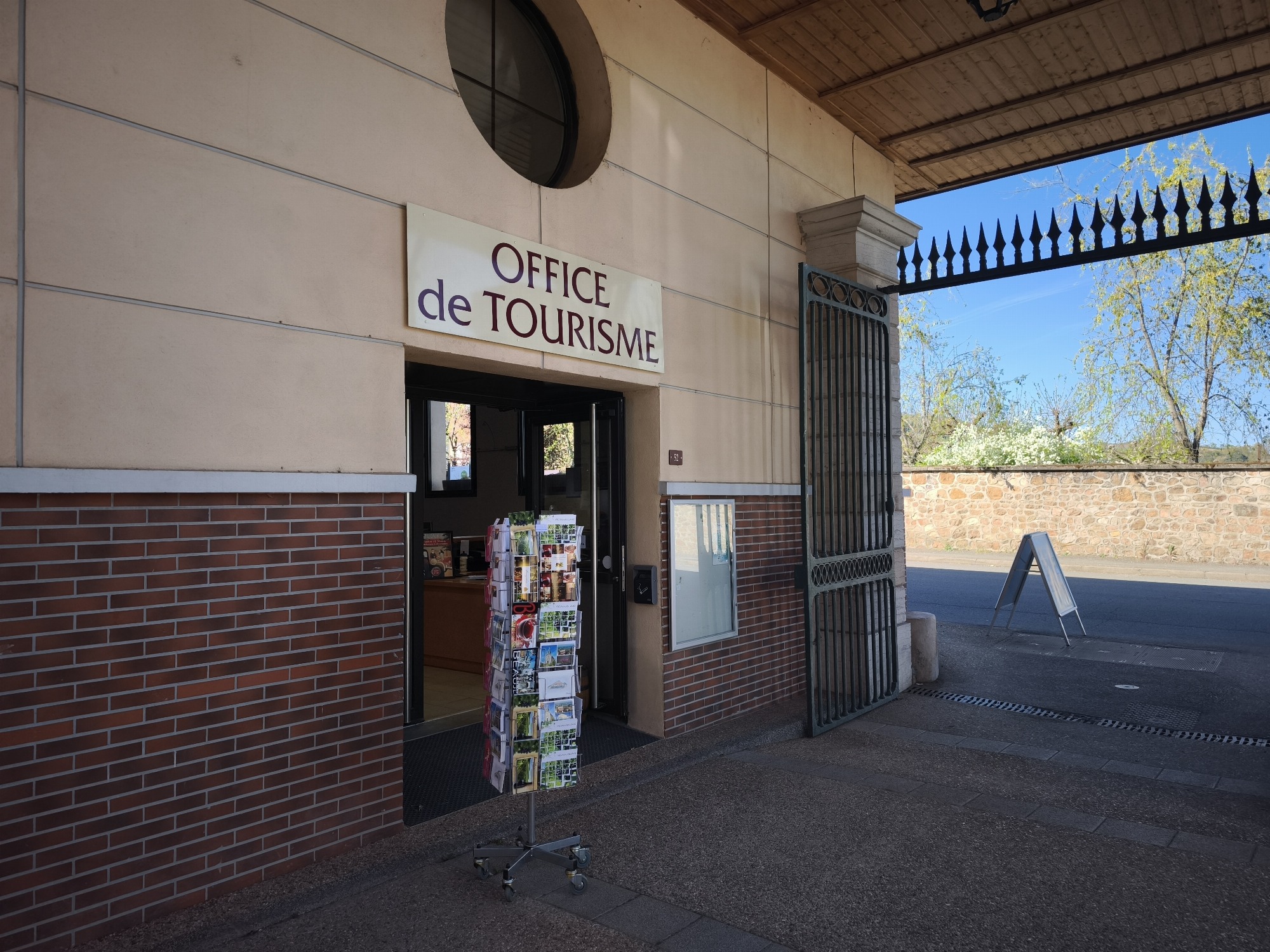 Boutique de l'antenne touristique de Fleurie_Fleurie