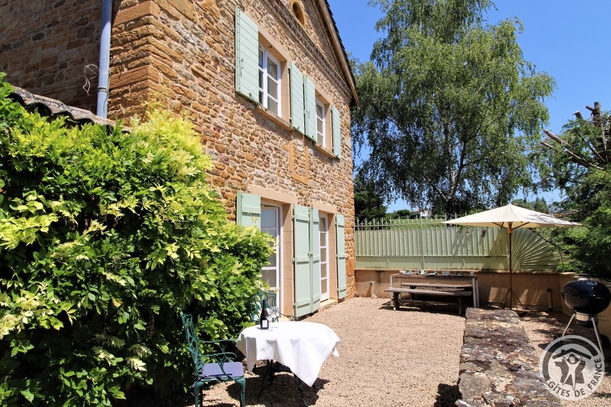 Gîte de Fond Moiroux à Cogny dans le Beaujolais Sud - Pierres Dorées - proximité de Villefranche-sur-Saône dans le RHONE.