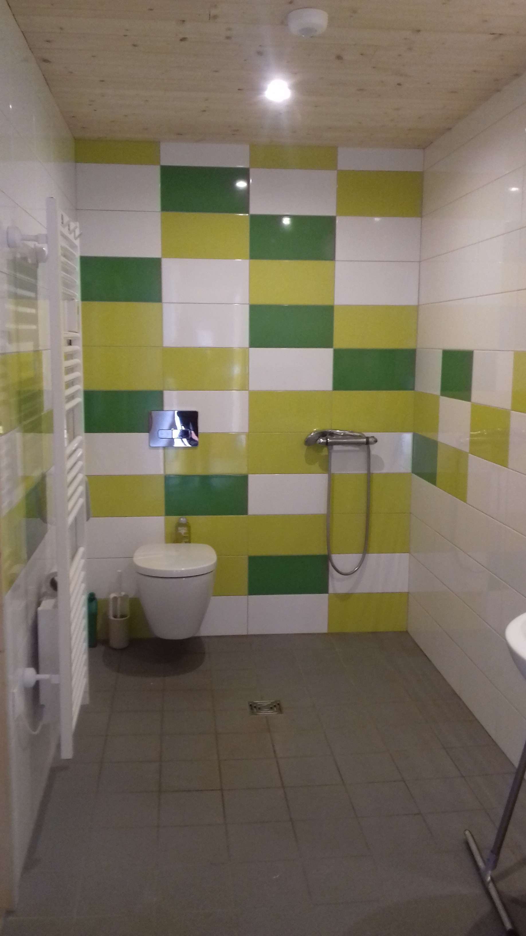 vue sanitaires PMR