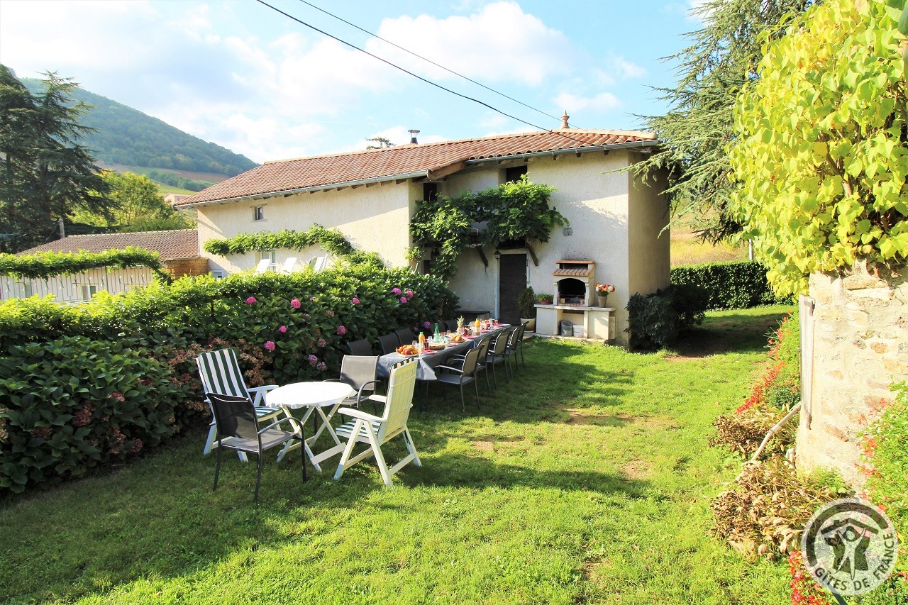 Gîte 'La Glycine 3' (pour 5 personnes) à Vaux-en-Beaujolais (Rhône - Beaujolais vignobles).