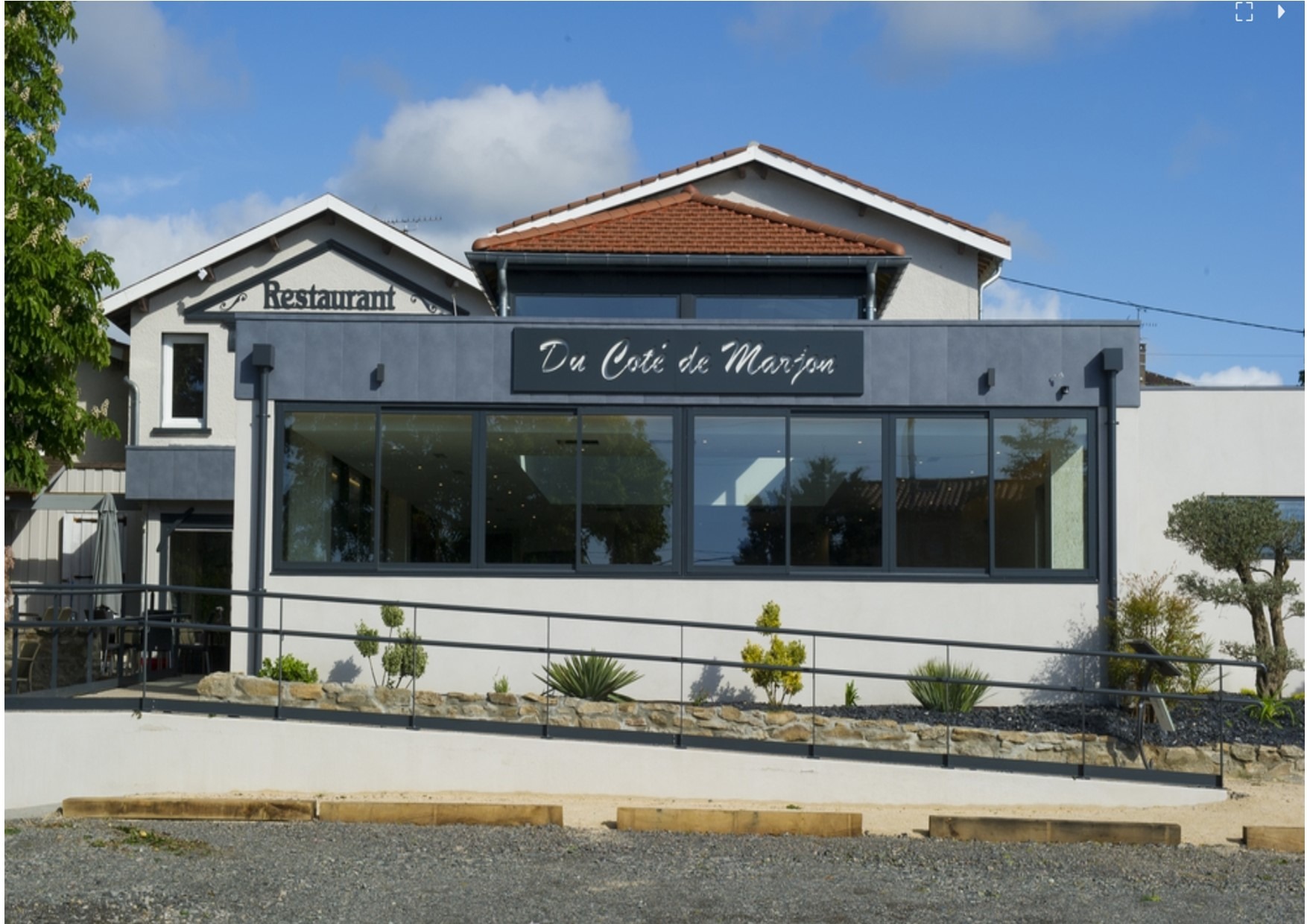Du côté de Marjon_Façade du Restaurant_Soucieu-en-Jarrest