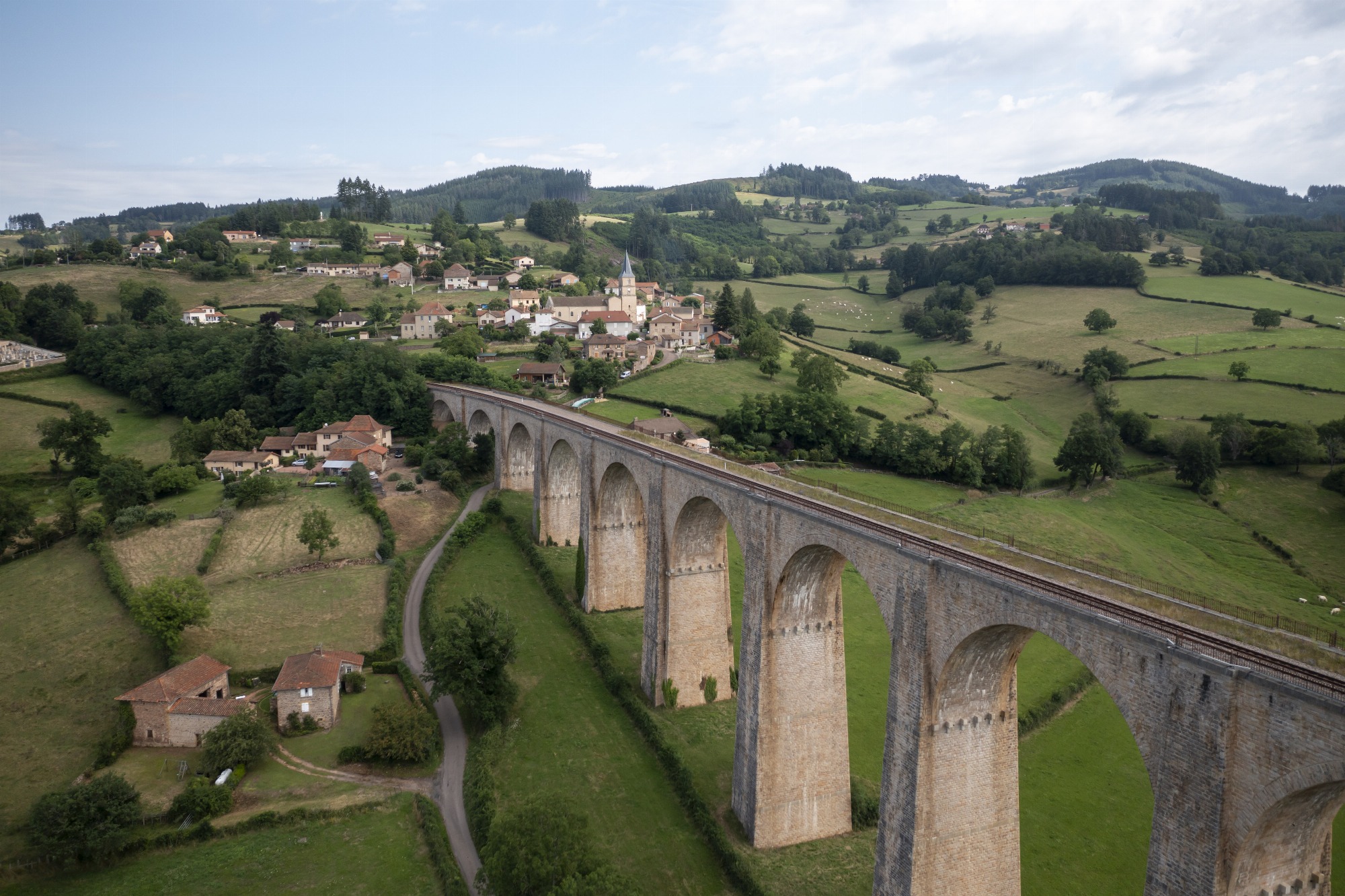 Le village & le viaduc de Mussy-sous-Dun
