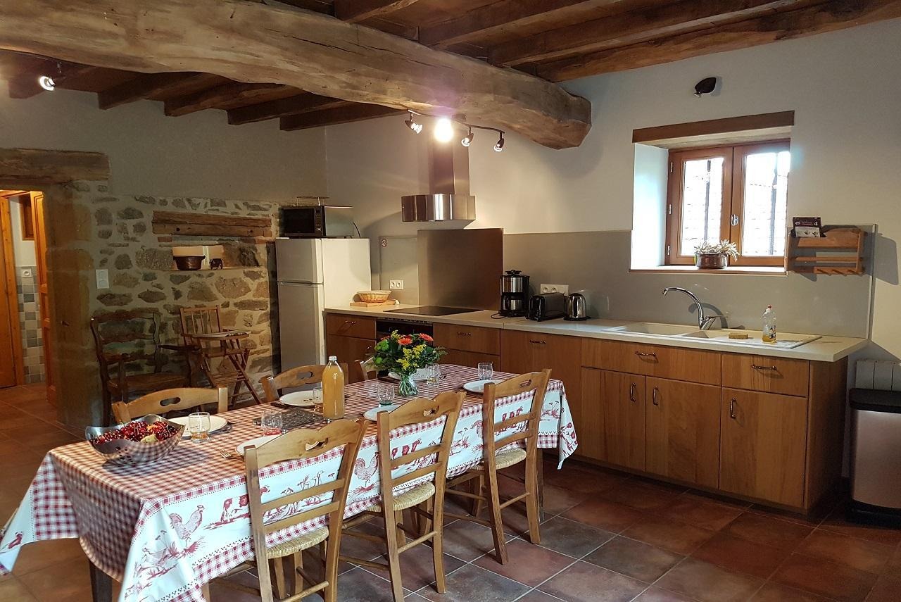 Gîte'L'Echilette' à Montrottier (Rhône - Monts du Lyonnais) :pièce de jour de caractère