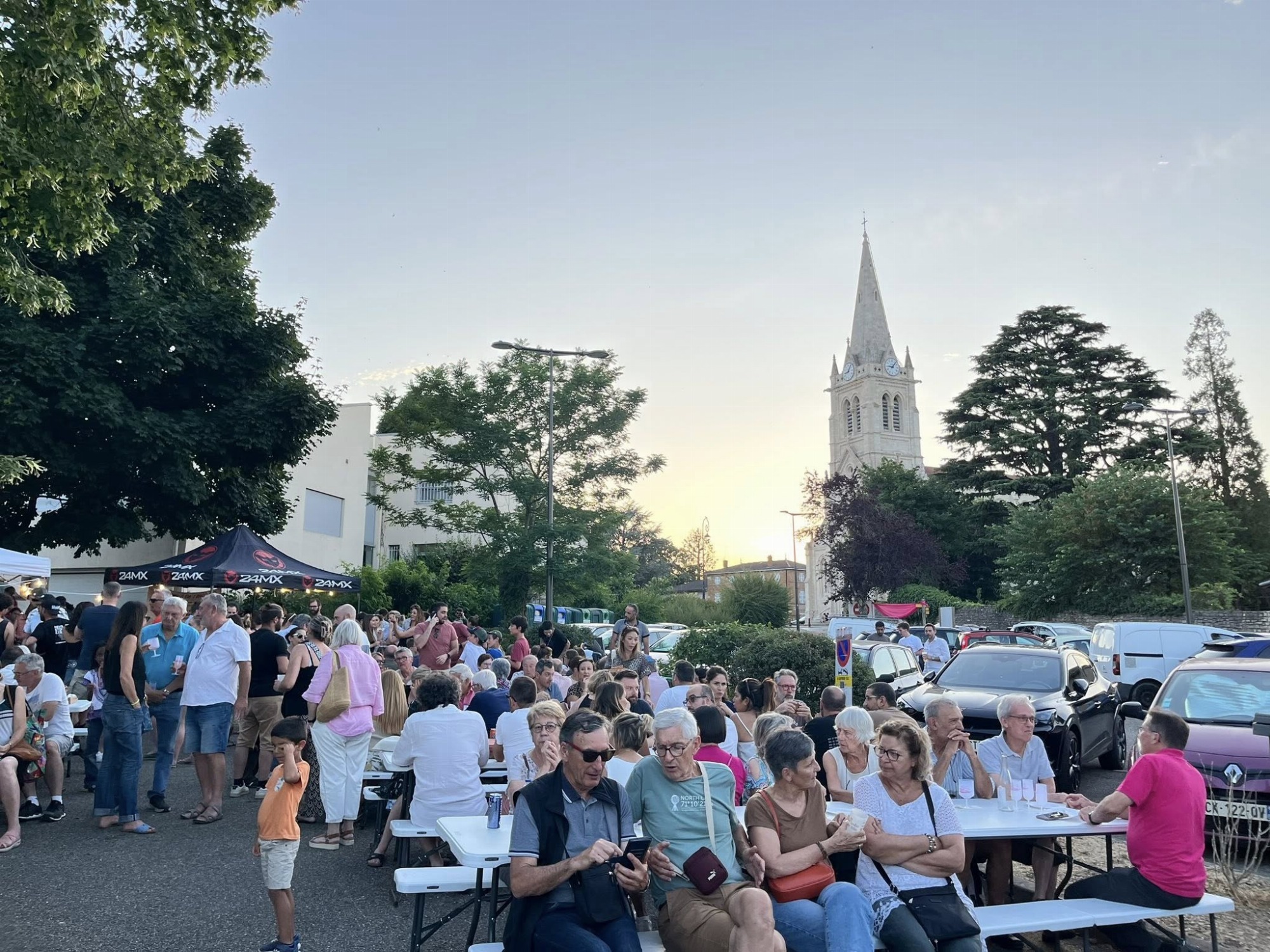 Marché nocturne avec soirée festive et cinéma plein air_Chazay-d'Azergues