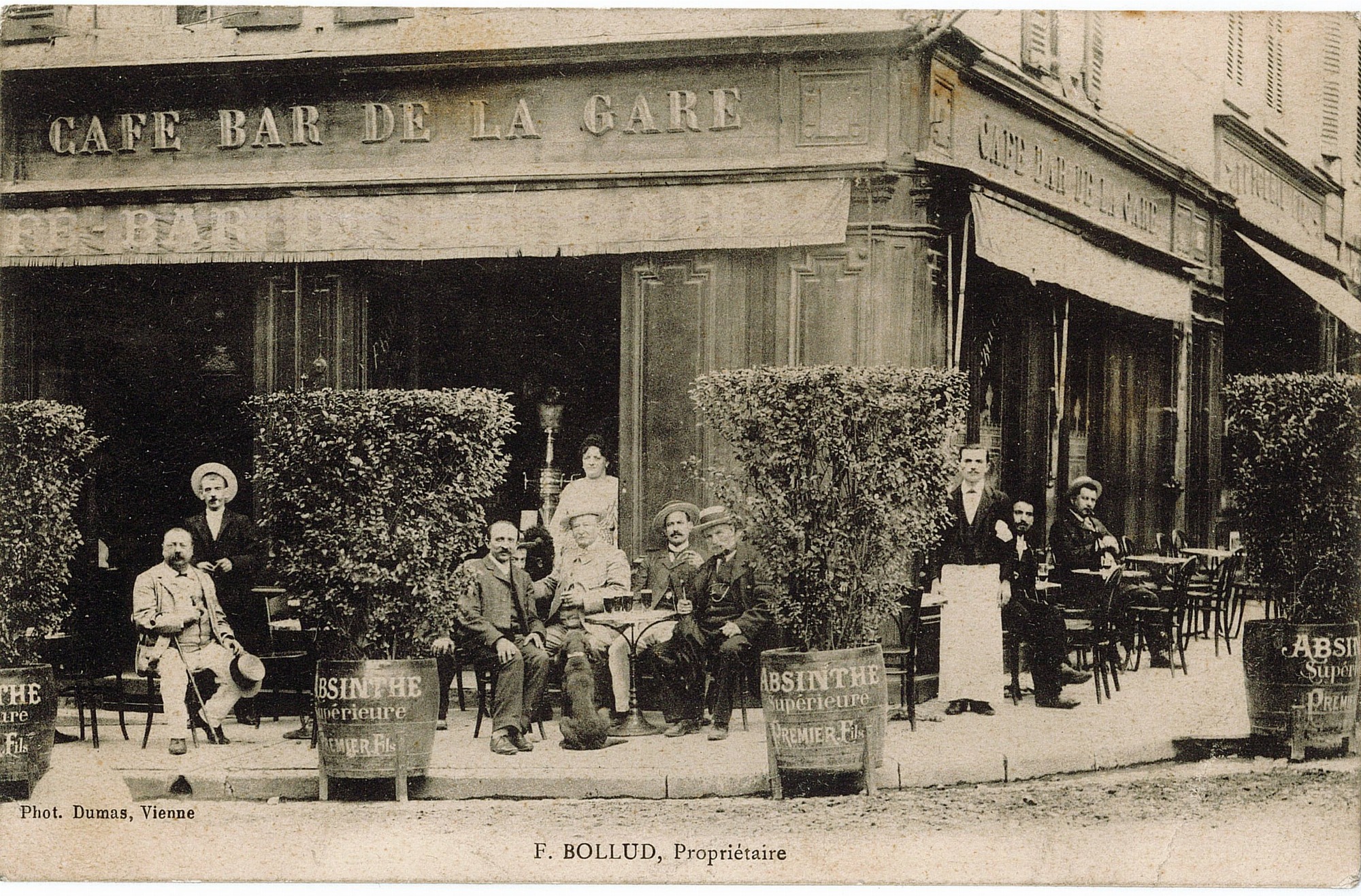 Le café de la Gare au début du 20ème siècle