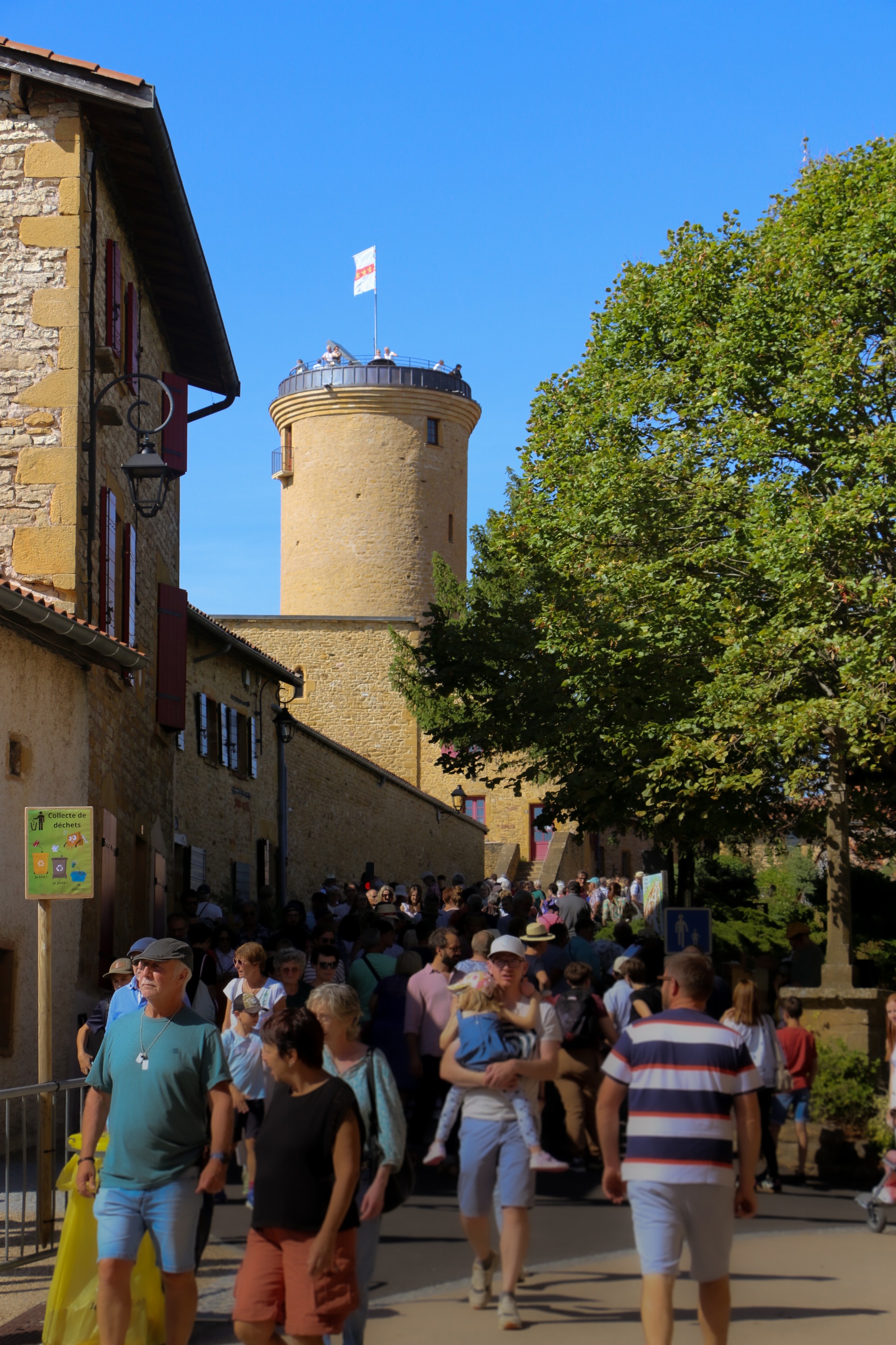 Oingt, immersion au coeur du Festival des Orgues de Barbarie_Oingt