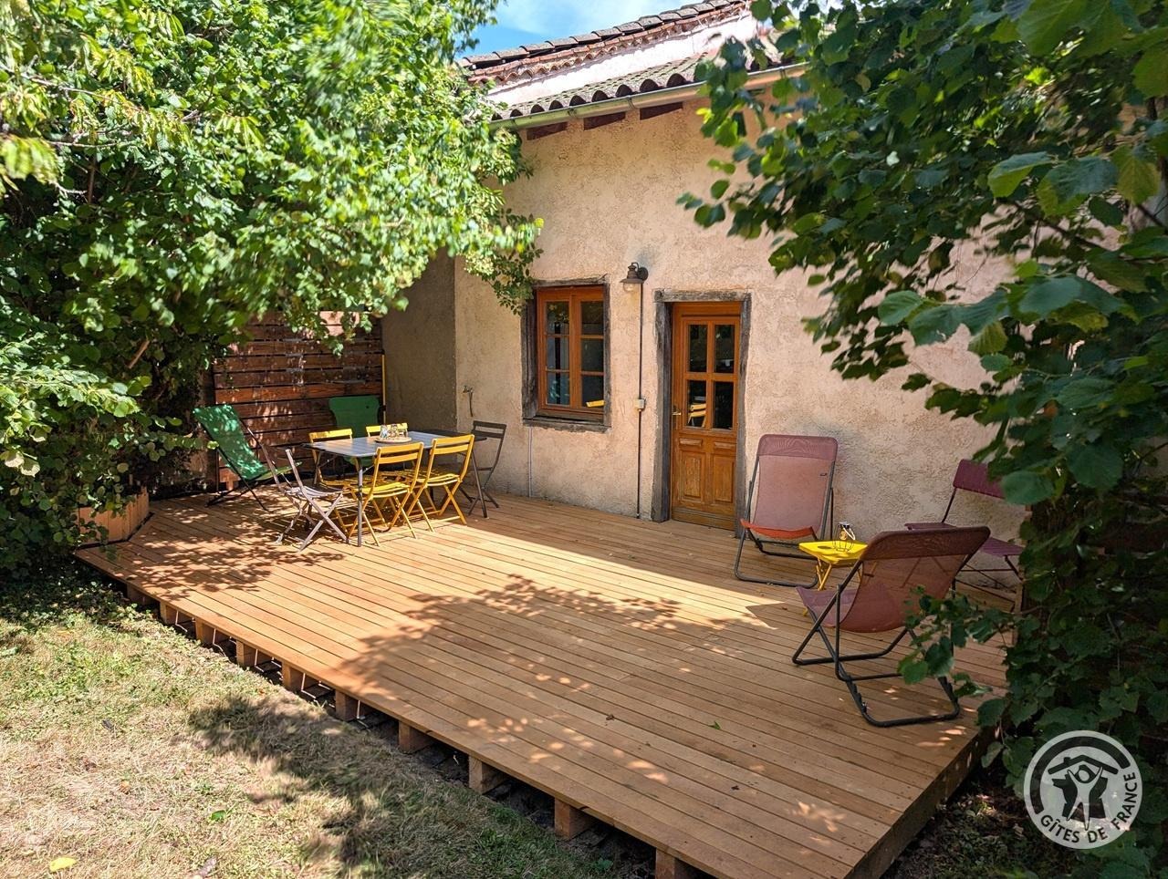 Gîte 'Le Petit Colombier' à Chambost-Longessaigne (Rhône, Ouest de Lyon - Sud de Tarare) : Bienvenue !