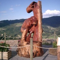 sculpture en l'honneur des bucherons victimes de la tempête